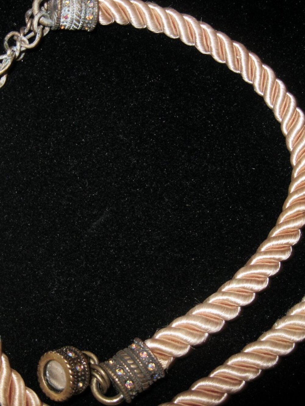 KIRKS FOLLY MAGNETIC ENHANCER NECKLACE (DAMAGED)